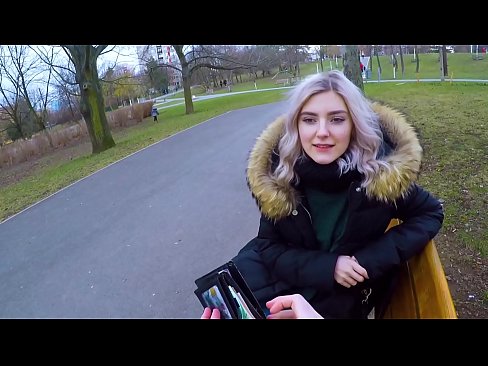 ❤️ Gleypir heitt ásamt ókunnugra fyrir peninga - blástur í garðinum eftir Evu Elfie ❤️❌ Klám á is.truedating.top ❌❤